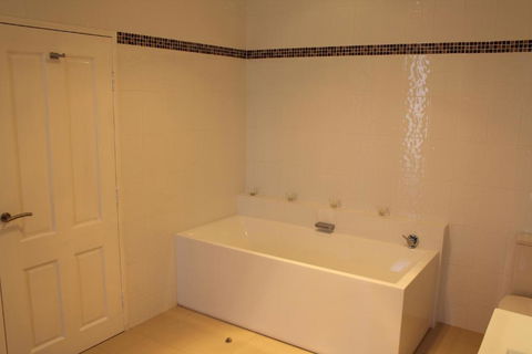 Gundaroo Manor Bed & Breakfast - Accommodation Bookings 2