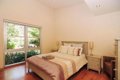 Bottlebrush Lodge Great Views & A Pool! - Accommodation Bookings 2