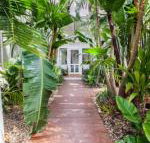 The Lakehouse in Raffetys Resort - Accommodation Bookings