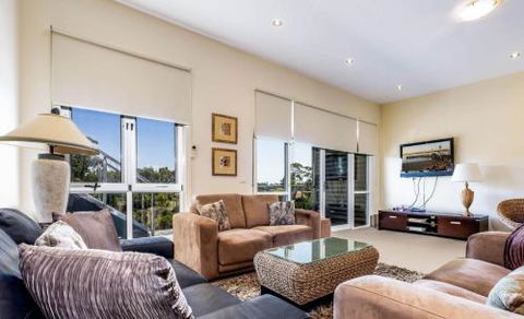 COASTAL SOUL VILLA At BROADBEACH - Accommodation Bookings 5