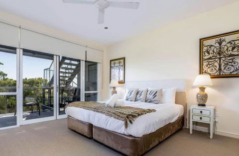 COASTAL SOUL VILLA At BROADBEACH - Accommodation Bookings 6