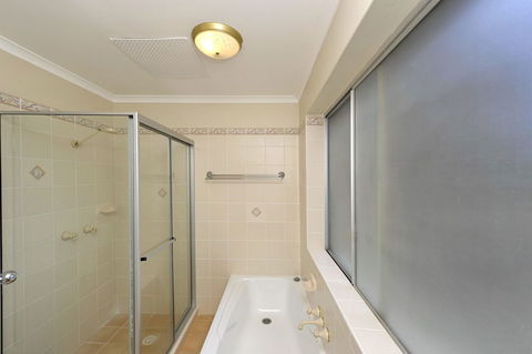 Adriana 6 / 83 85 Ronald Avenue - Accommodation Bookings 3