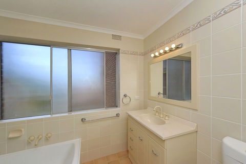 Adriana 6 / 83 85 Ronald Avenue - Accommodation Bookings 1