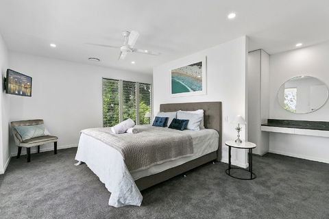 Ocean Views Luxury Living In Noosa Heads Unit 2 / 13 Angler Street - Accommodation Bookings 6