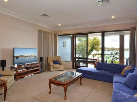 Fishing Point Shores - Accommodation Bookings 4