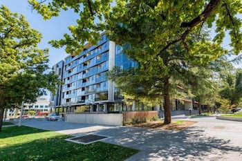 Accommodate Canberra Midnight Apartments - Accommodation Bookings 1