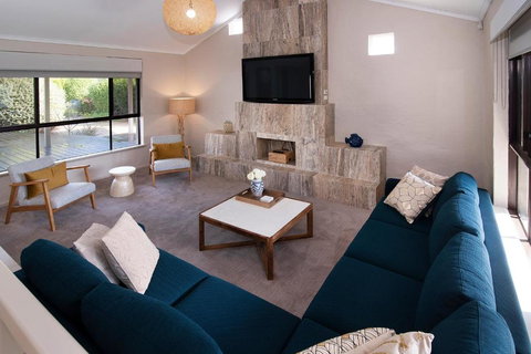 GIFFORD HOUSE - Accommodation Bookings 2