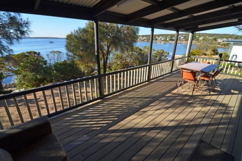 CDC 625 Beach House Incl.rear 2BR Studio - Accommodation Bookings 6