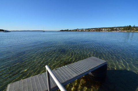 CDC 625 Beach House Incl.rear 2BR Studio - Accommodation Bookings 1