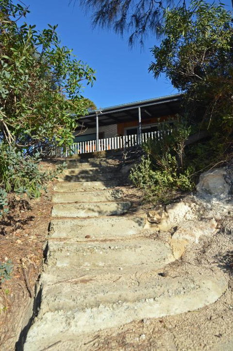 CDC 625 Beach House Incl.rear 2BR Studio - Accommodation Bookings 2