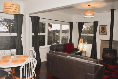 NEW Winston Cottage Leura Views & Location - Accommodation Bookings 1
