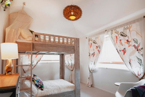 Barellen Beach House - Accommodation Bookings 1