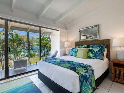 Absolute Beachfront - Accommodation Bookings 1