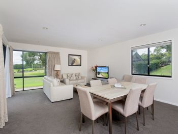 Flagship Villa 111 Horizons Golf Club - Accommodation Bookings 6