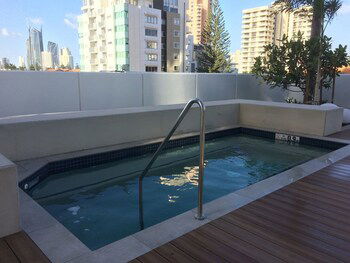 Gold Coast Broadbeach Holiday 2bed2bath Walk To Beach+parking Qbr004 - Accommodation Bookings 2