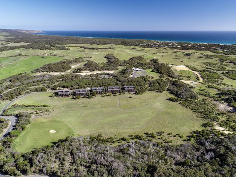 DREW Stay On St. Andrews Top Rated Golf Course - Accommodation Bookings 2