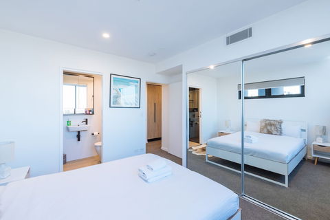 Airtrip Apartments On Deshon St - Accommodation Bookings 1