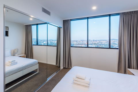 Airtrip Apartments On Deshon St - Accommodation Bookings 4