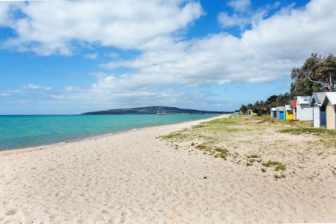 DROMANA Walk To Beach & Shops. Table Tennis + Netflix - Accommodation Bookings 1