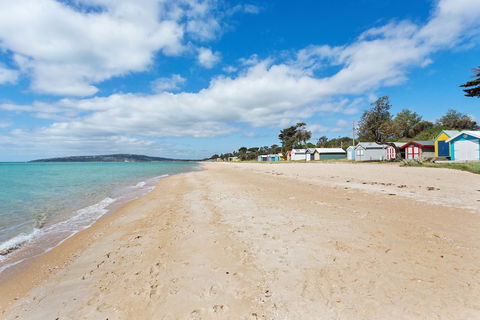 DROMANA Walk To Beach & Shops. Table Tennis + Netflix - Accommodation Bookings 2