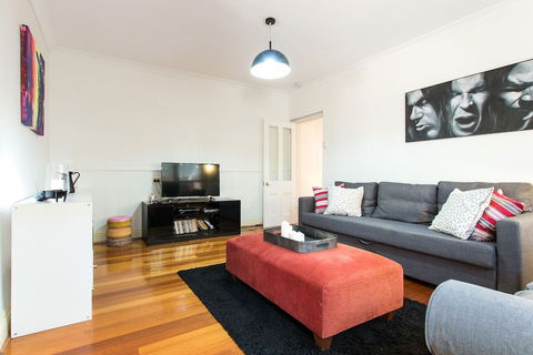 HUNTER In The Heart Of Collingwood Fitzroy - Accommodation Bookings 5
