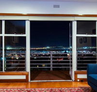 Lofty Views City Stunner - Accommodation Bookings