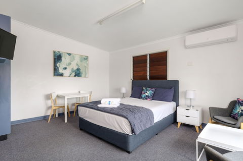 Tin Can Bay's Sleepy Lagoon Motel - Accommodation Bookings 4