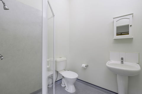 Tin Can Bay's Sleepy Lagoon Motel - Accommodation Bookings 5