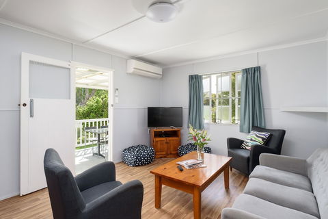Tin Can Bay's Sleepy Lagoon Motel - Accommodation Bookings 6