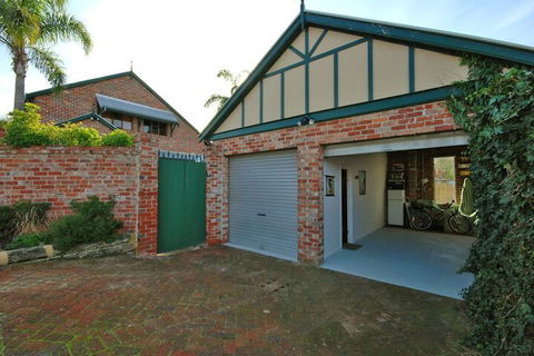Above Bored Bed & Breakfast - Accommodation Bookings 2