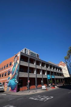 Adelaide Central YHA - Hostel - Accommodation Bookings 1