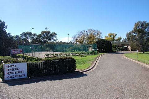 Golfview Motor Inn - Accommodation Bookings 3