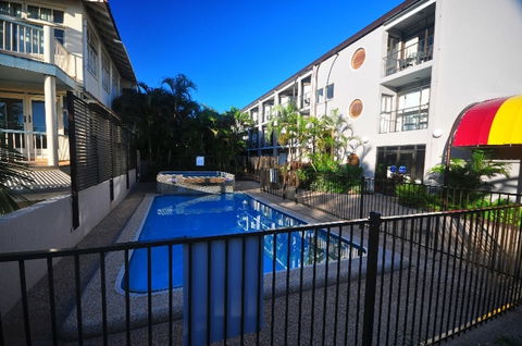 Waters Edge The Strand - Accommodation Bookings 3
