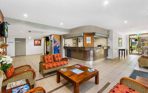 Waters Edge The Strand - Accommodation Bookings 6