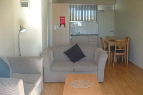 Waterview Holiday Apartments - Accommodation Bookings 6