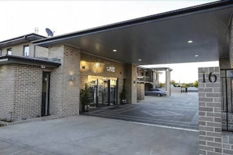 Aastro Dish Motor Inn - Accommodation Bookings 1