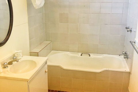Victoria & Albert Guesthouse - Accommodation Bookings 6