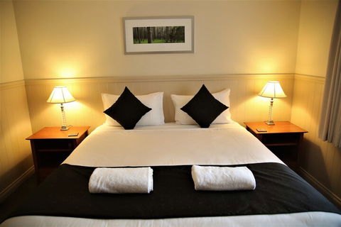 Bushy Lake Chalets - Accommodation Bookings 3