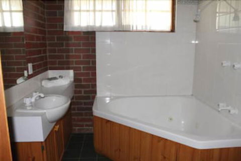 Aristocrat Waurnvale Motel - Accommodation Bookings 4