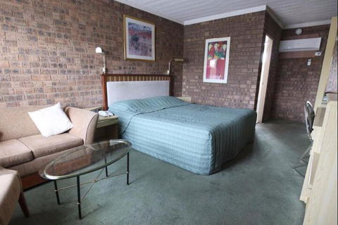 Countryman Motor Inn - Accommodation Bookings 7