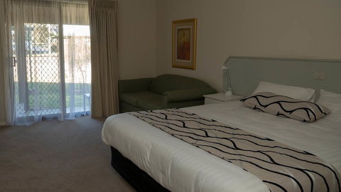 Deniliquin Country Club Motor Inn - Accommodation Bookings 3