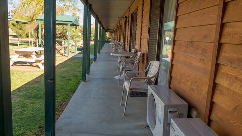 Deniliquin Country Club Motor Inn - Accommodation Bookings 1