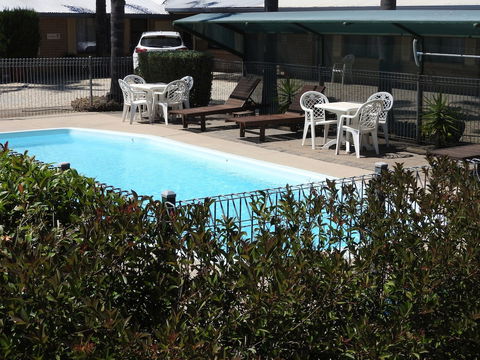 Lone Pine Motel - Corowa - Accommodation Bookings 1