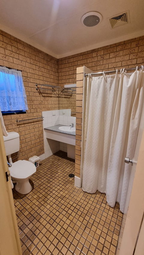 Lone Pine Motel - Corowa - Accommodation Bookings 4
