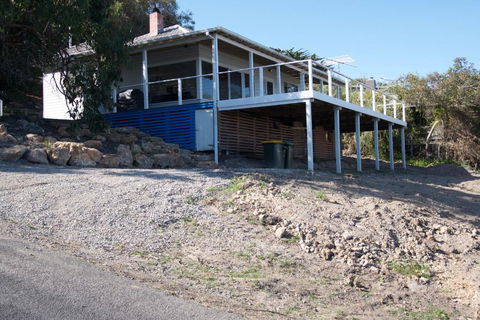 Loutit Views - Accommodation Bookings 3
