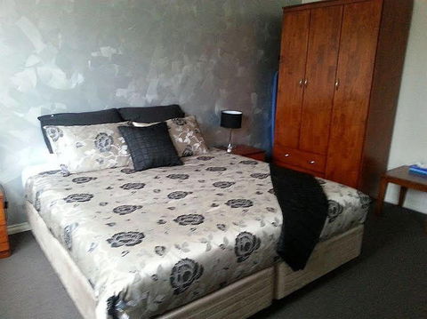 Collie Heights Motel Apartments - Accommodation Bookings 0