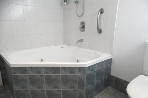 MAS Country Colonial Motor Inn - Accommodation Bookings 6