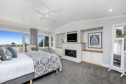 Your Luxury Escape - Trig Point - Accommodation Bookings 4