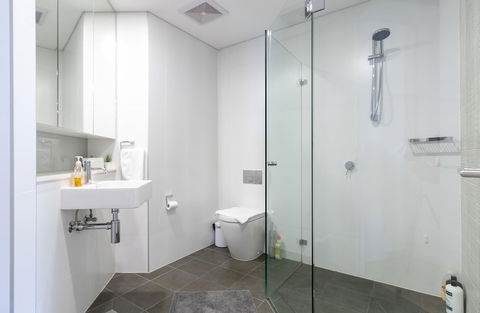 C16 Darling Harbour 2 BDR APT - Accommodation Bookings 3