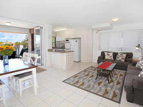 Maui 6 2 BDRM Apt On Parkyn Pde - Accommodation Bookings 2